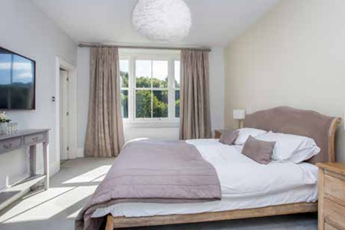 The Girls' Escape - An Autumn Glow Retreat